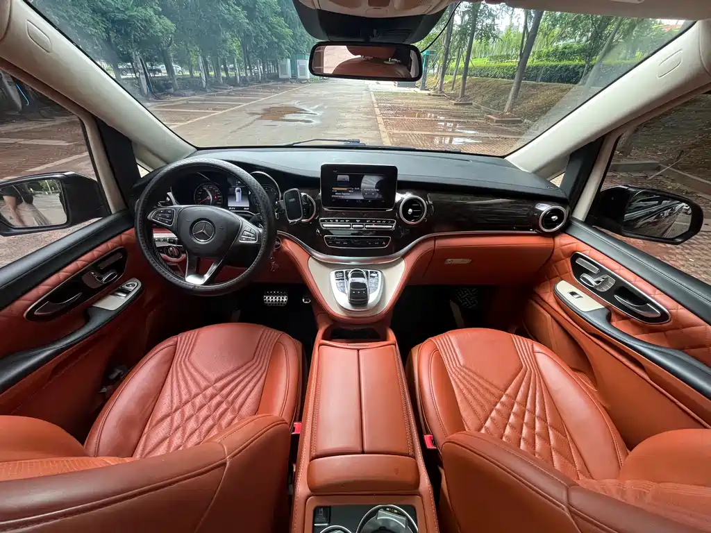 Mercedes-Benz V-Class — миниатюра 15