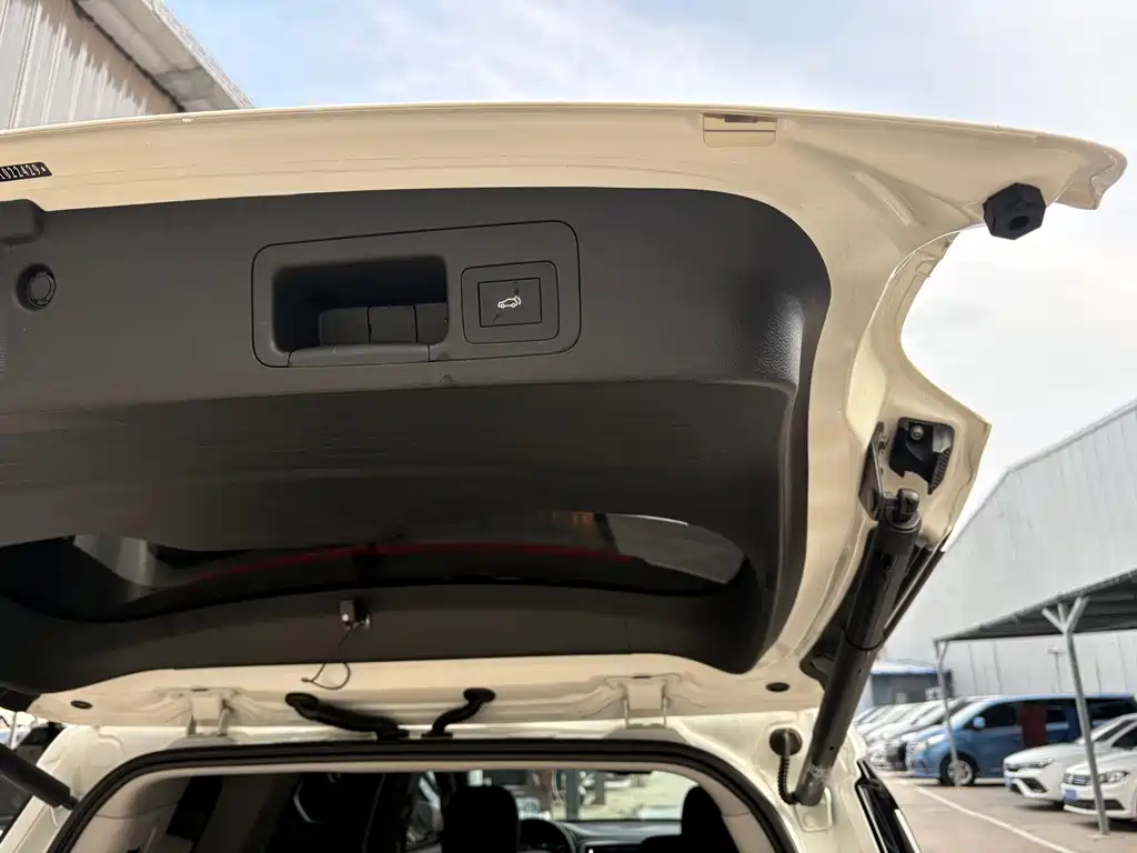 GAC Motor Trumpchi GS8 — миниатюра 11