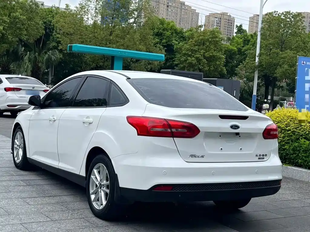 Ford Focus — миниатюра 5