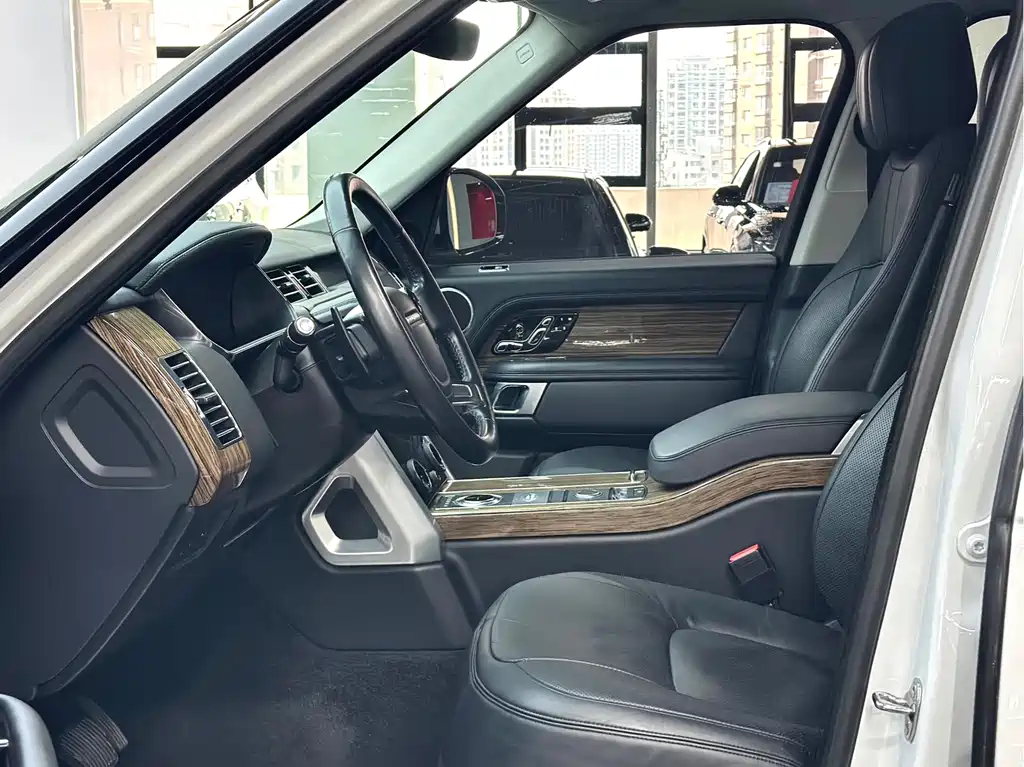 Land Rover Range Rover — миниатюра 6