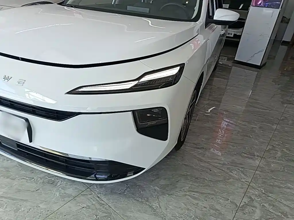 Roewe D6 — миниатюра 24