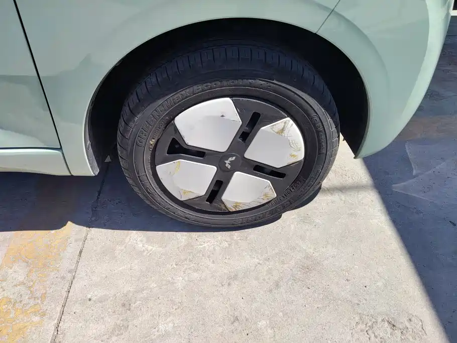 Wuling MINIEV — миниатюра 6
