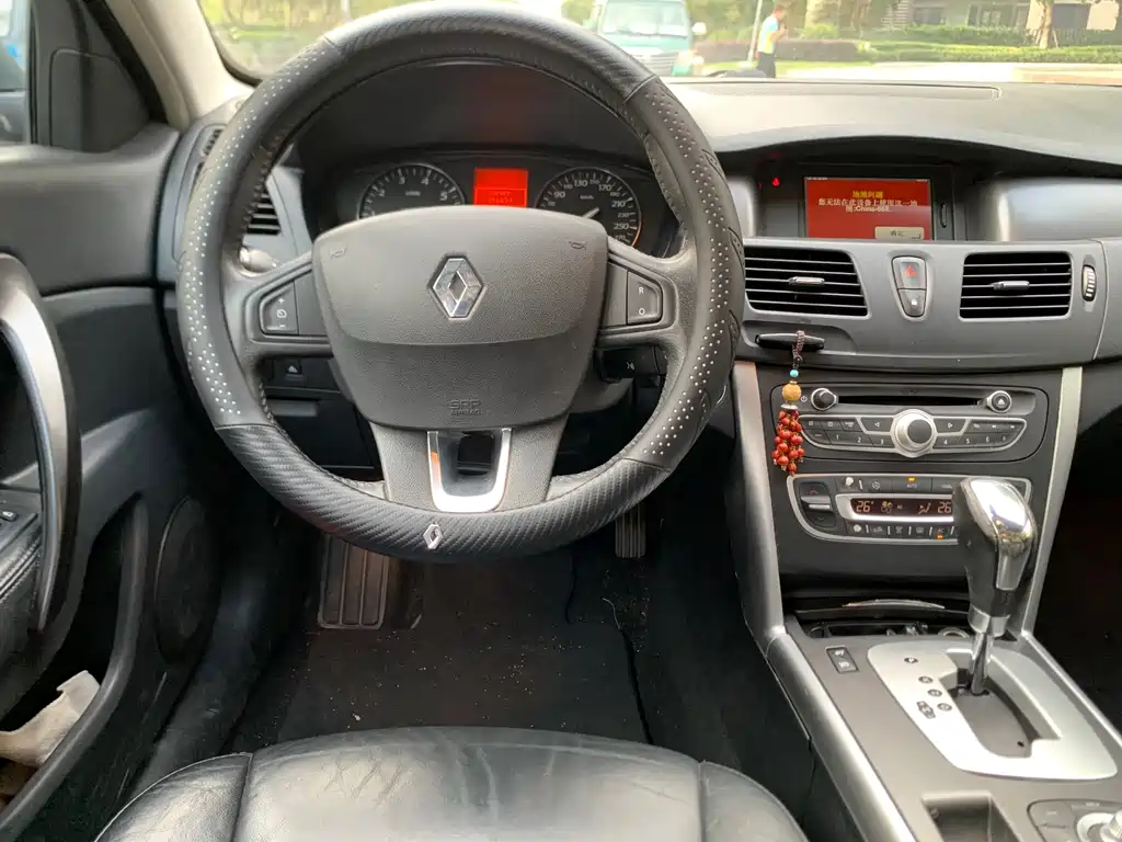 Renault Latitude — миниатюра 13