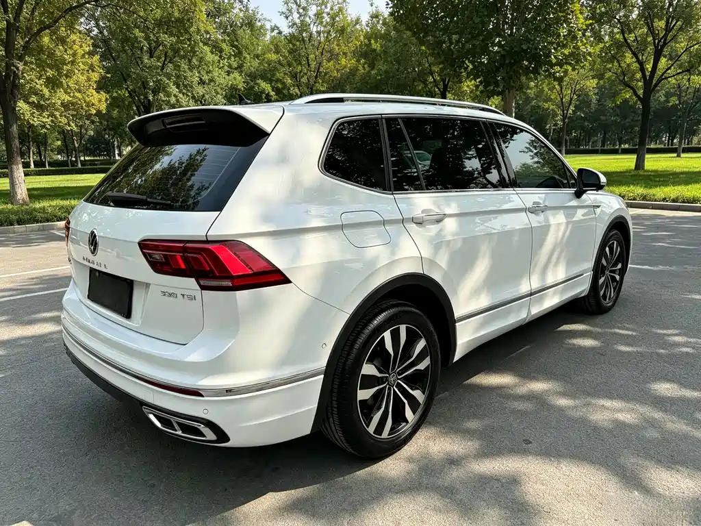 Volkswagen Tiguan L — миниатюра 6