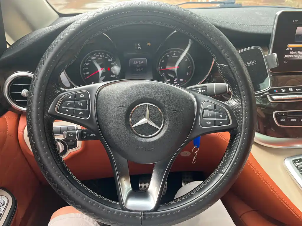 Mercedes-Benz V-Class — миниатюра 14