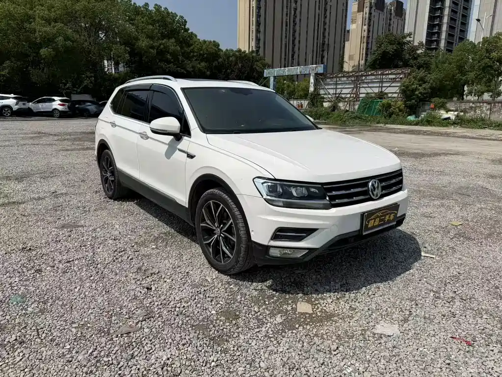 Volkswagen Tiguan L L 2018 330TSI AT