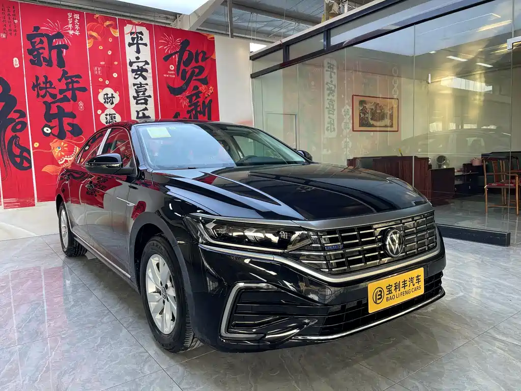 Volkswagen 帕萨特插电混动 — миниатюра 2
