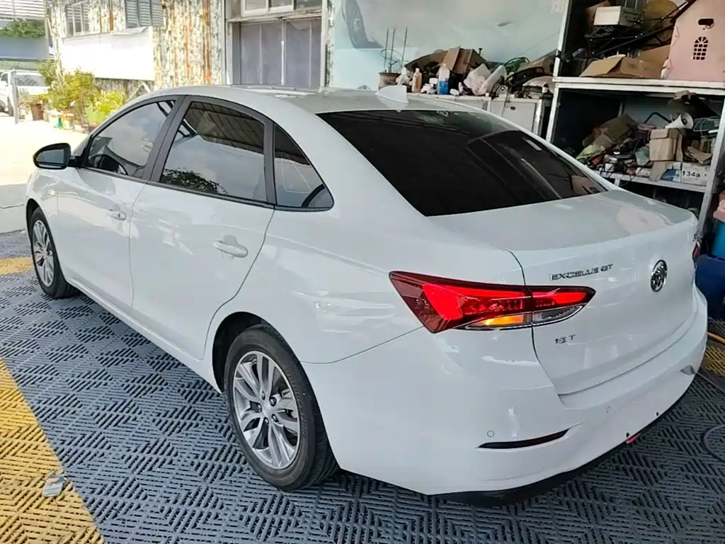 Buick Excelle — миниатюра 5