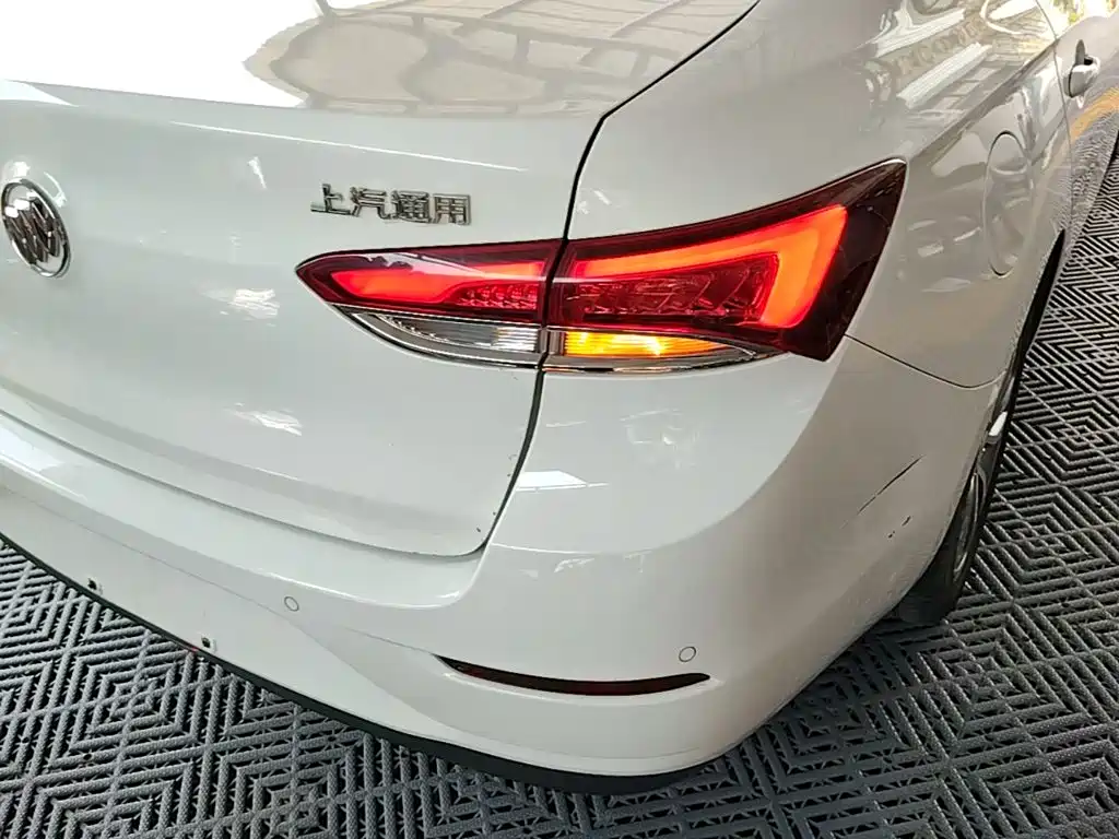 Buick Excelle — миниатюра 8