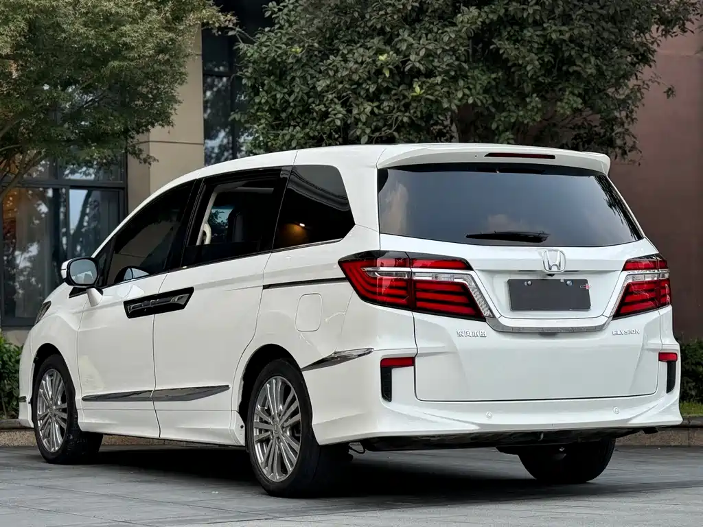 Honda Elysion — миниатюра 10