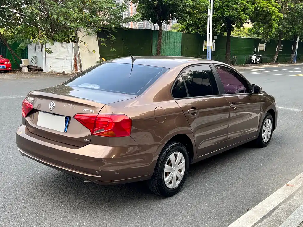 Volkswagen Jetta — миниатюра 6