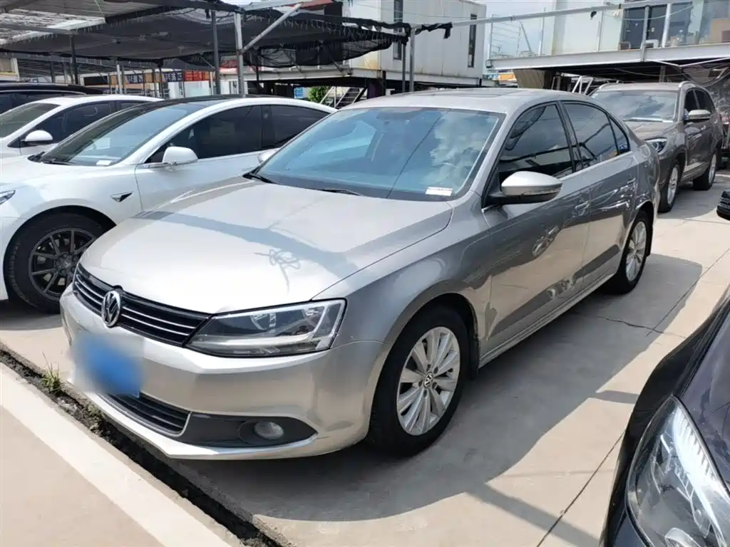Volkswagen Sagitar 2014