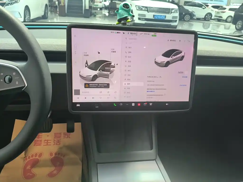 Tesla Model 3 — миниатюра 13