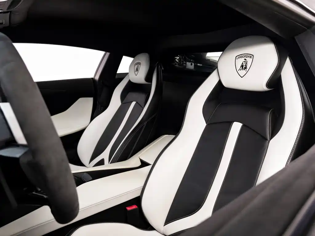 Lamborghini Aventador — миниатюра 18