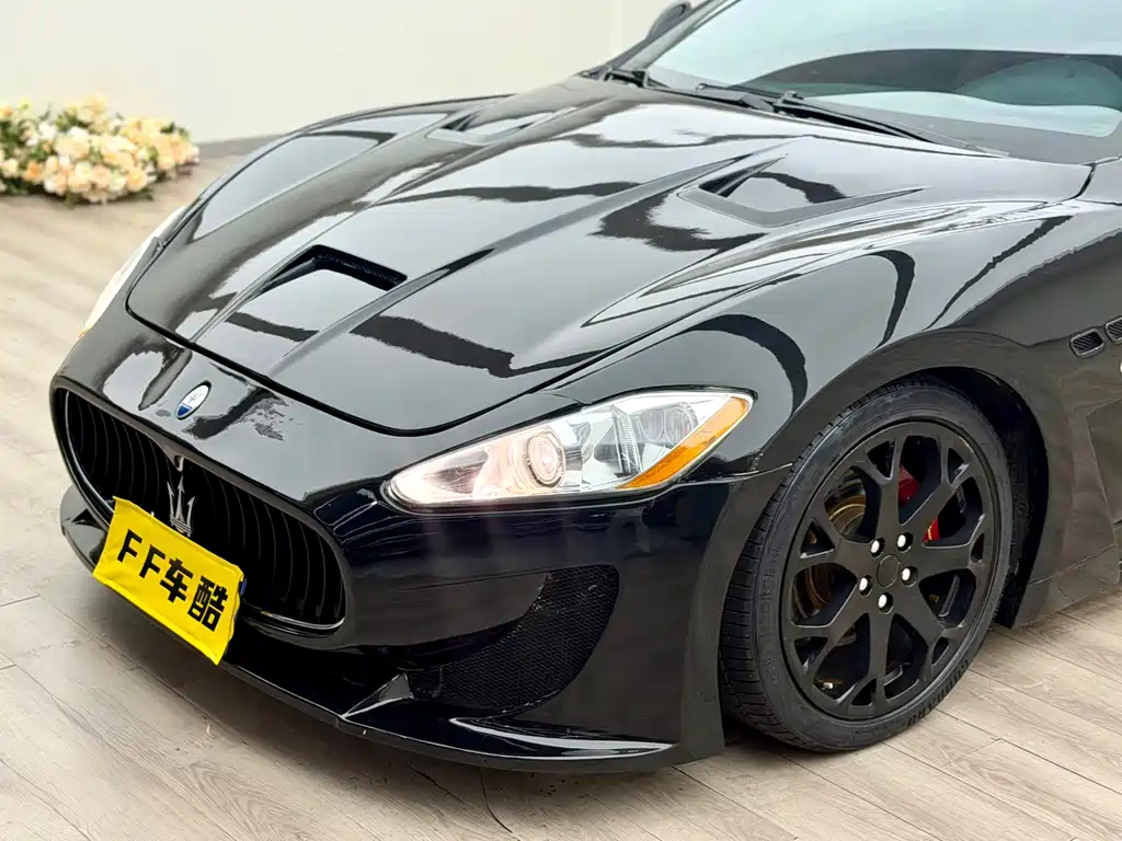 Maserati GranTurismo 2013 4.2L V8