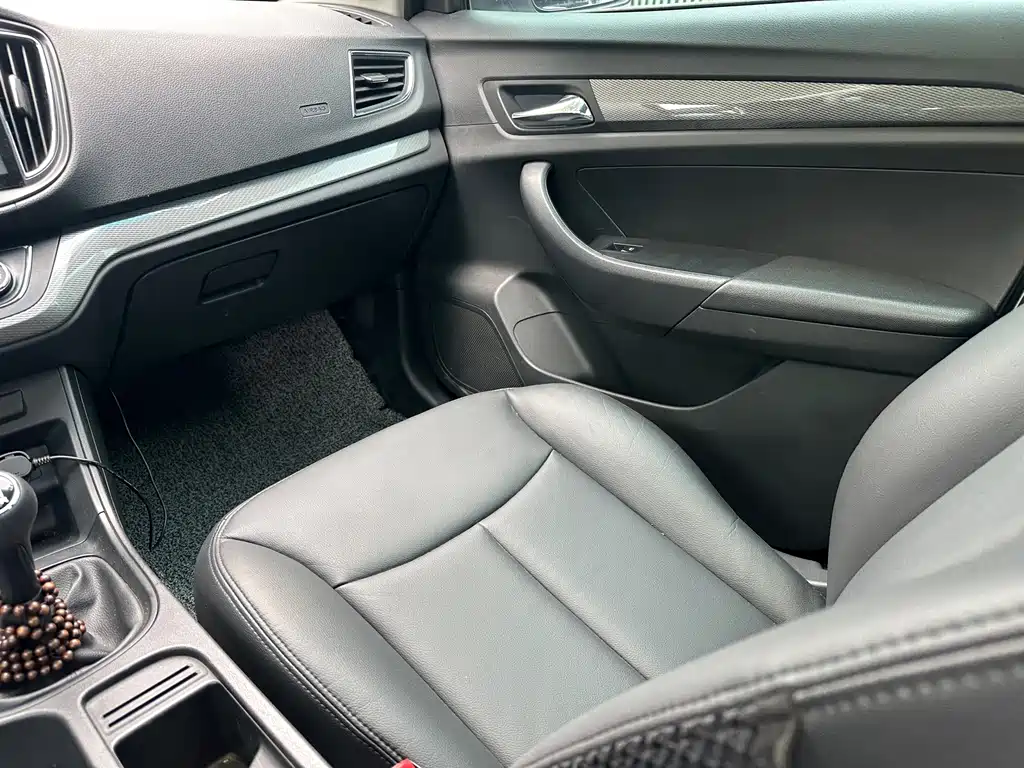 Roewe 360 — миниатюра 9