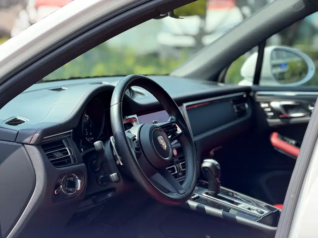 Porsche Macan — миниатюра 7