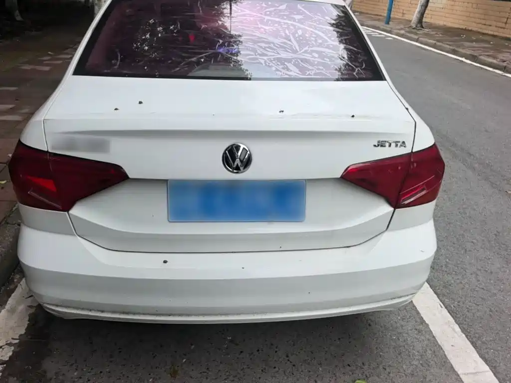 Volkswagen Jetta — миниатюра 6