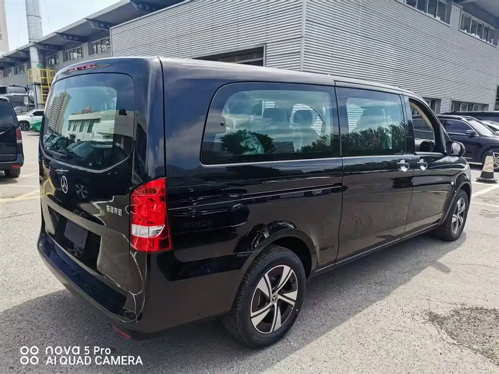 Mercedes-Benz Vito 2024 2.0T Elite 7 мест