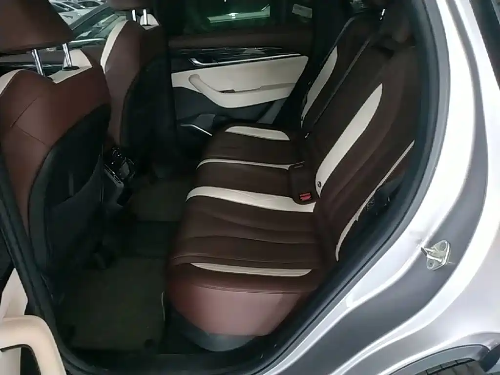 Geely Xingyue L — миниатюра 17