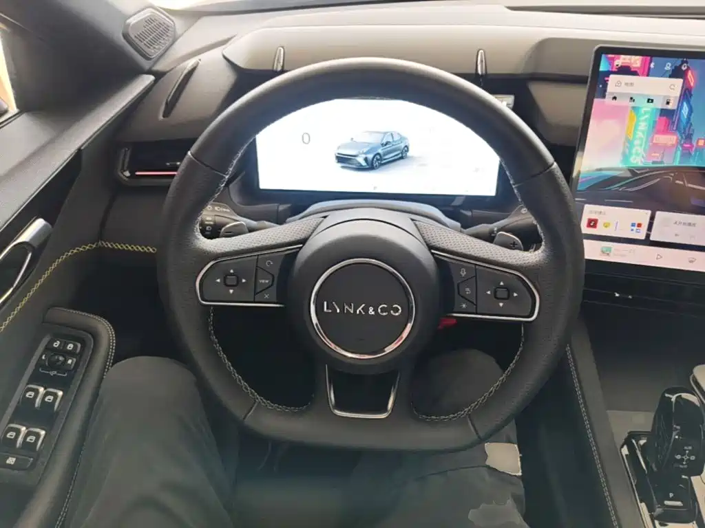 Lynk & Co 03 — миниатюра 11