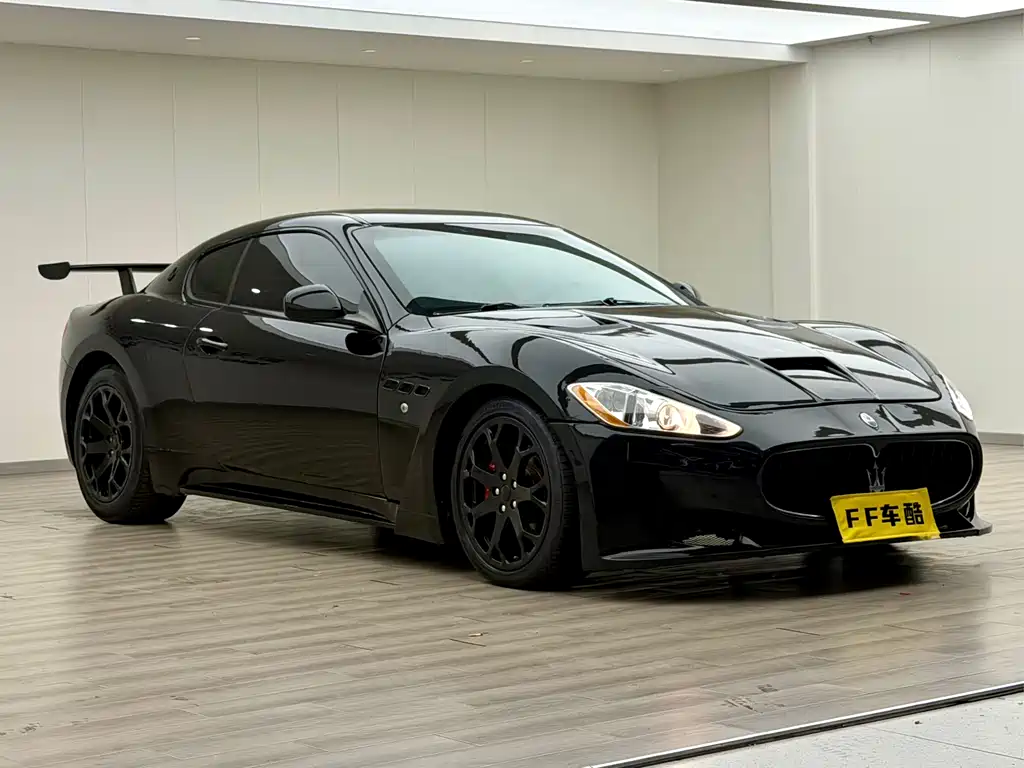 Maserati GranTurismo 2013 4.2L V8