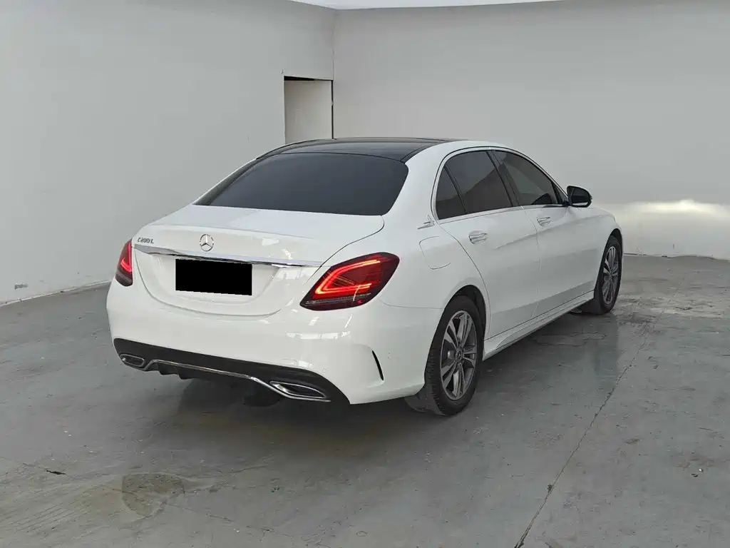 Mercedes-Benz C-Class — миниатюра 7
