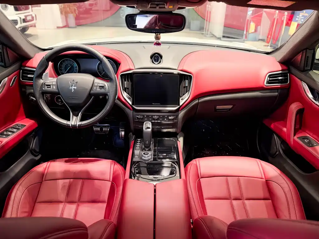 Maserati Ghibli — миниатюра 8