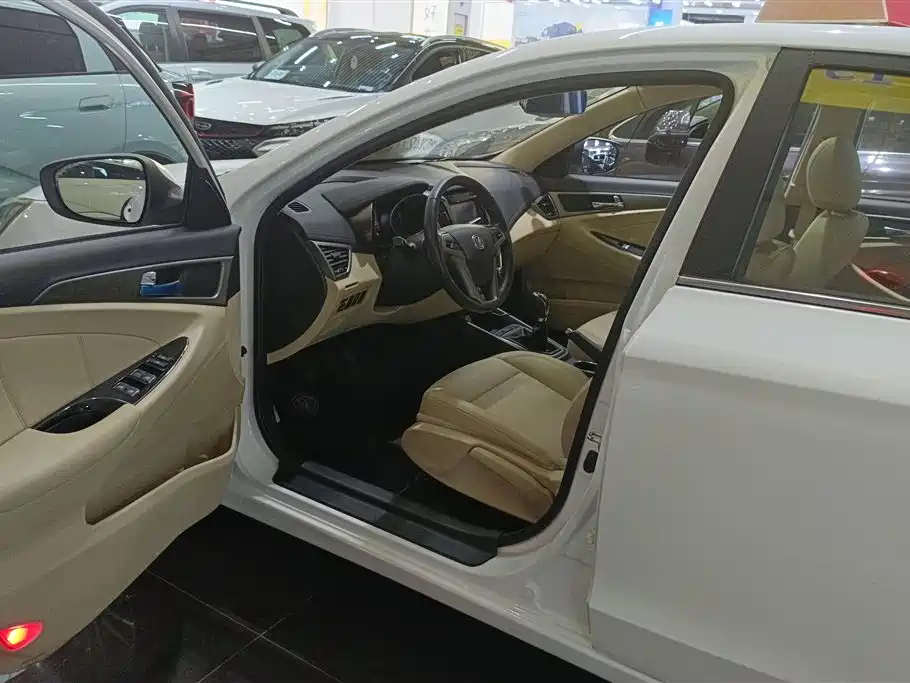 Changan Eado 2016 1.6L MT