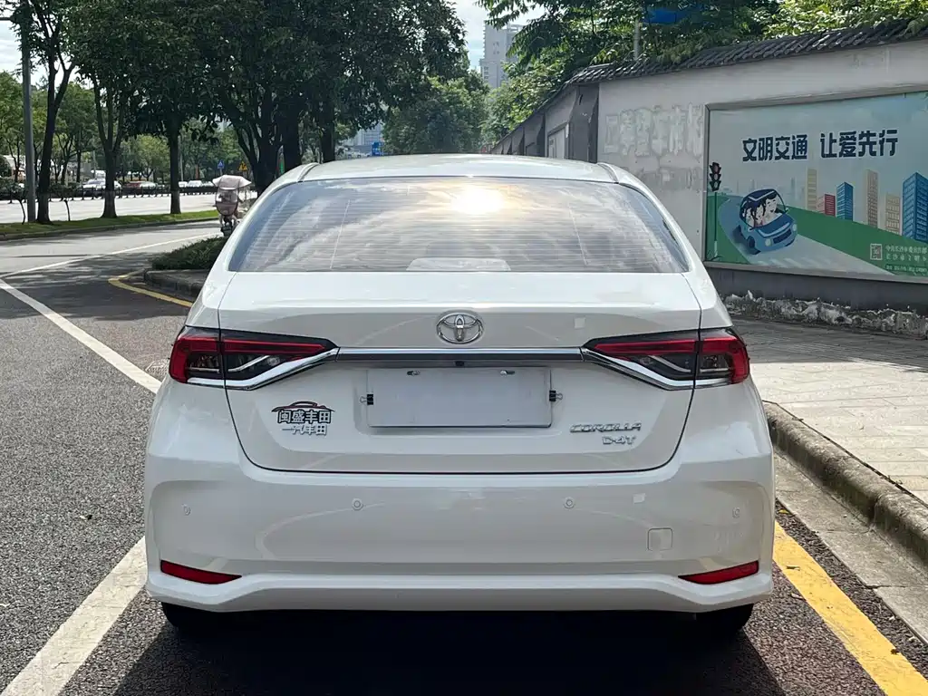 Toyota Corolla — миниатюра 5