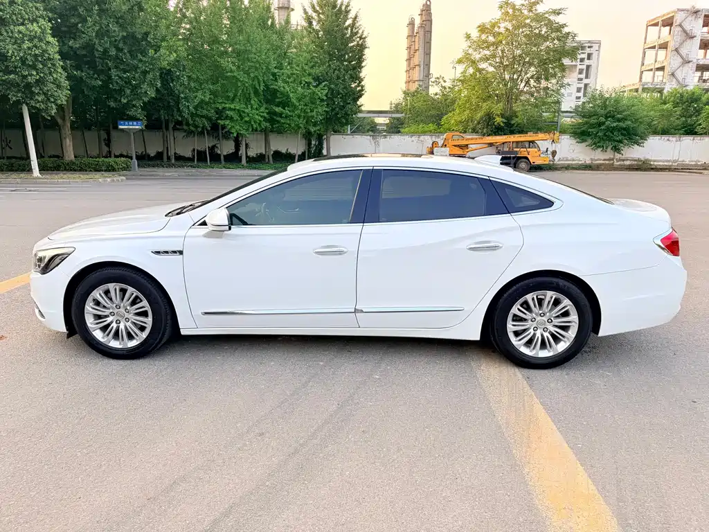 Buick LaCrosse — миниатюра 9