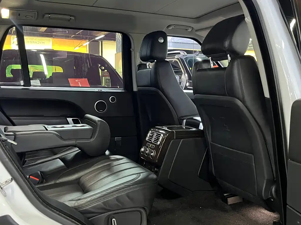 Land Rover Range Rover — миниатюра 8