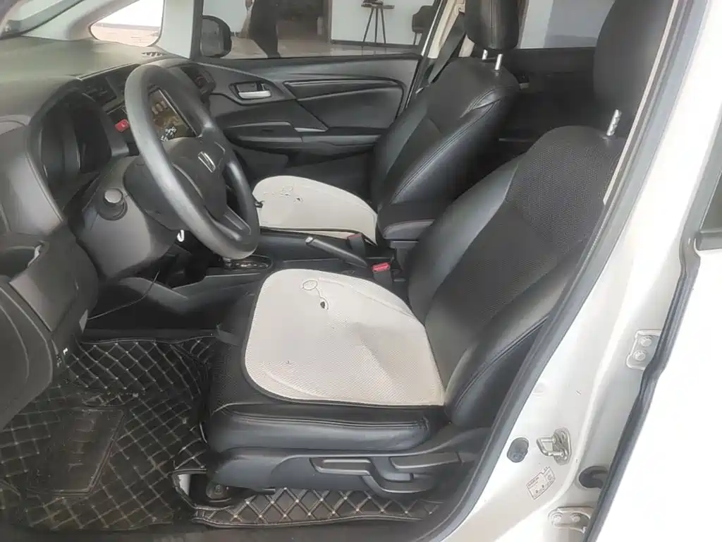 Honda Fit — миниатюра 15