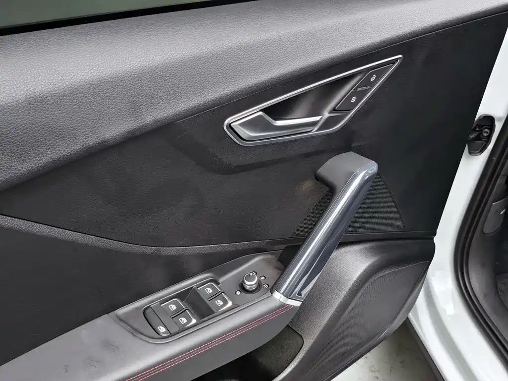 Audi Q2L — миниатюра 9