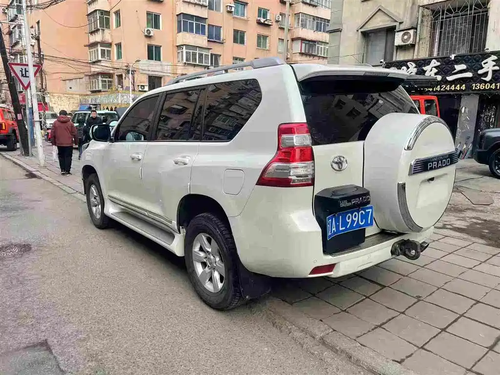 Toyota Land Cruiser Prado 2014 2.7L AT Luxury