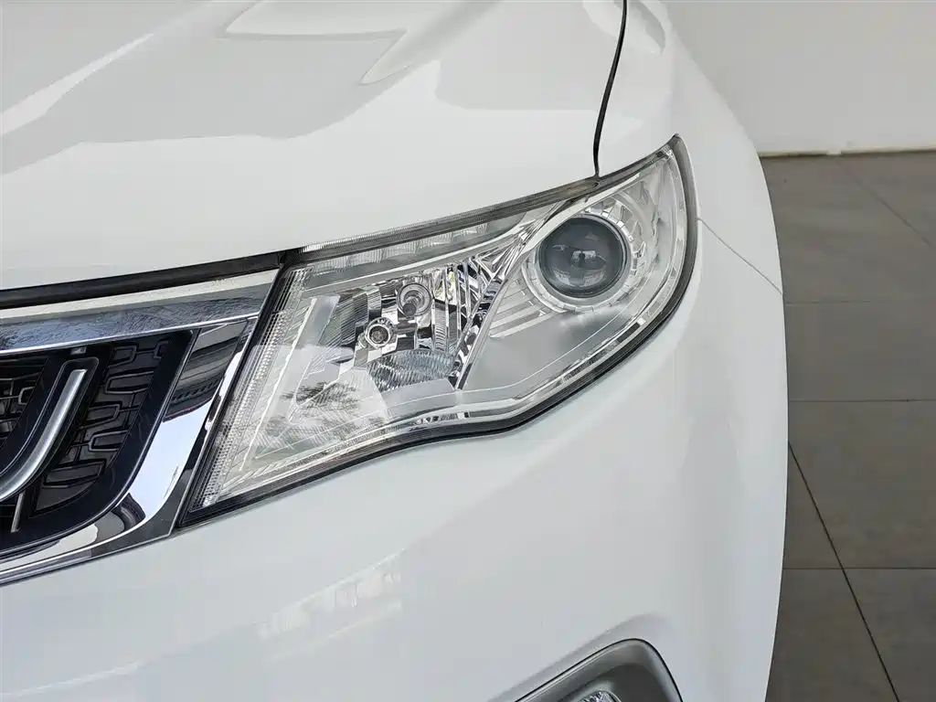 Geely Boyue 2016 2.0L MT