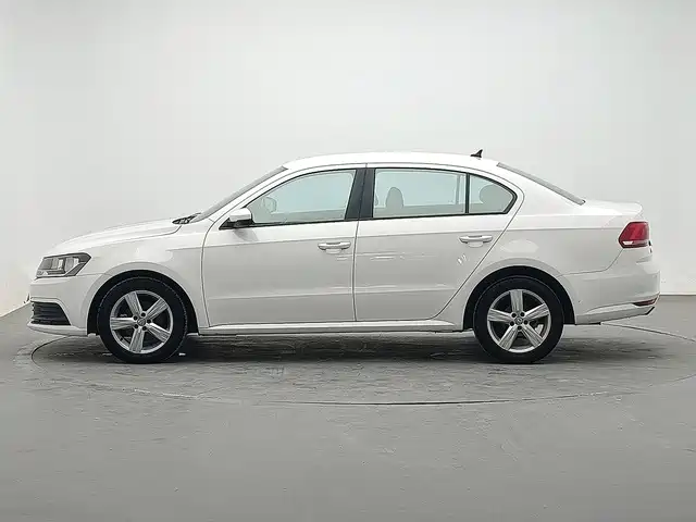 Volkswagen Lavida — миниатюра 2