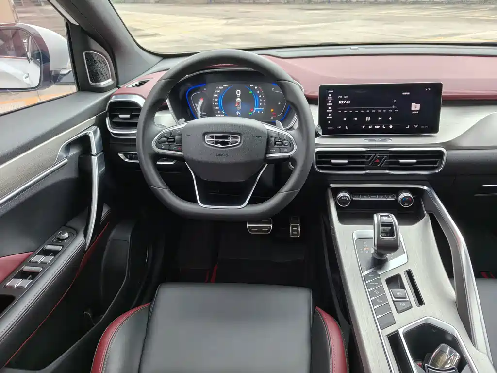 Geely Binyue — миниатюра 10