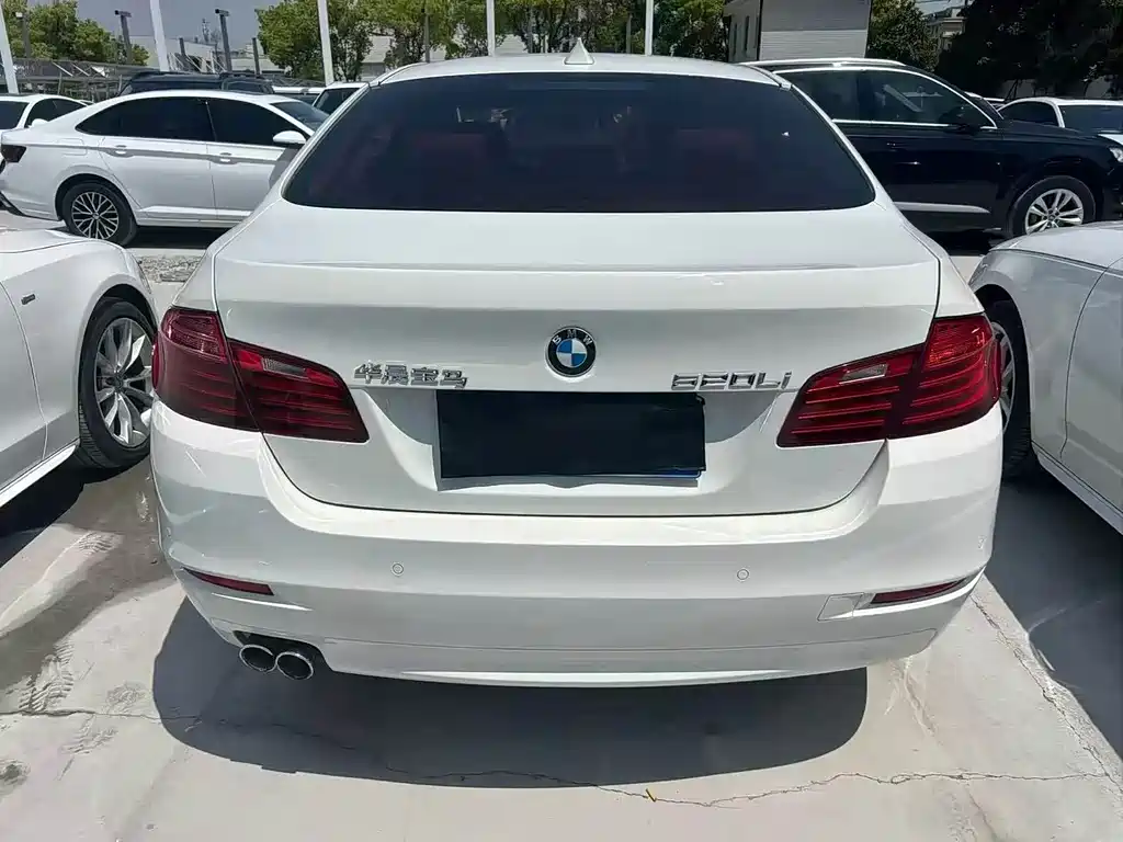 BMW 5 Series — миниатюра 5