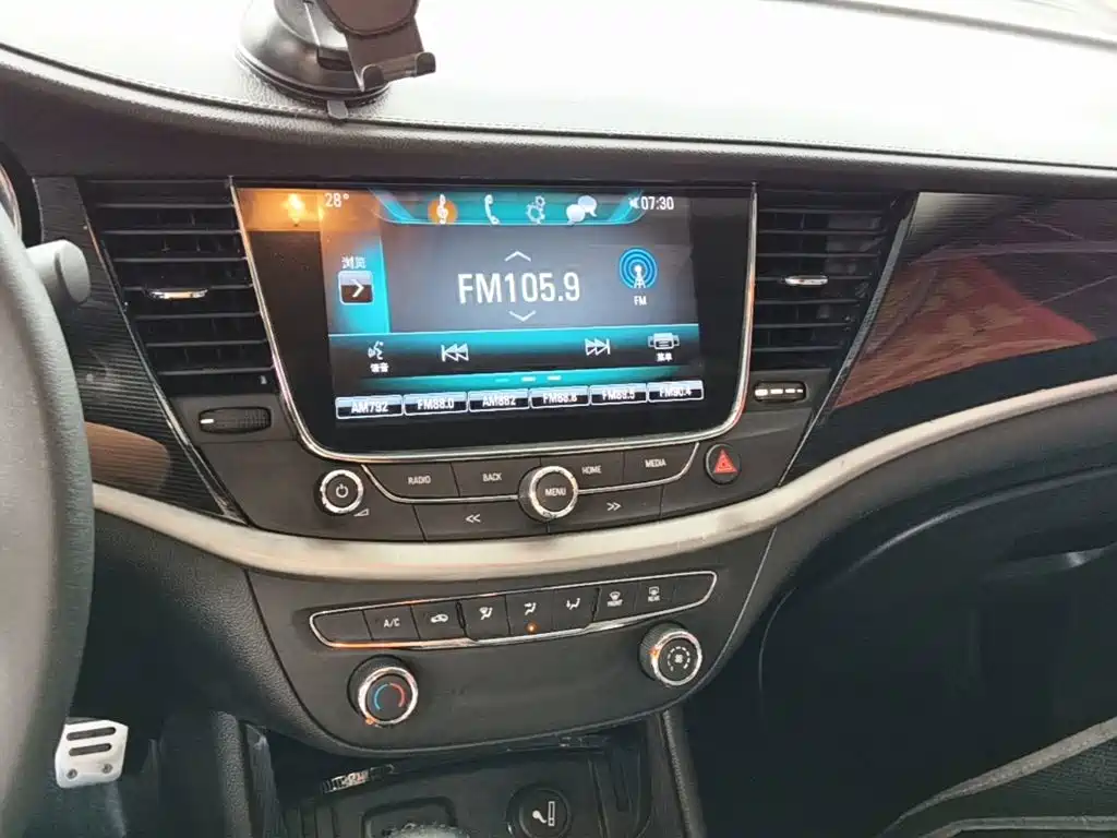 Buick Verano — миниатюра 13