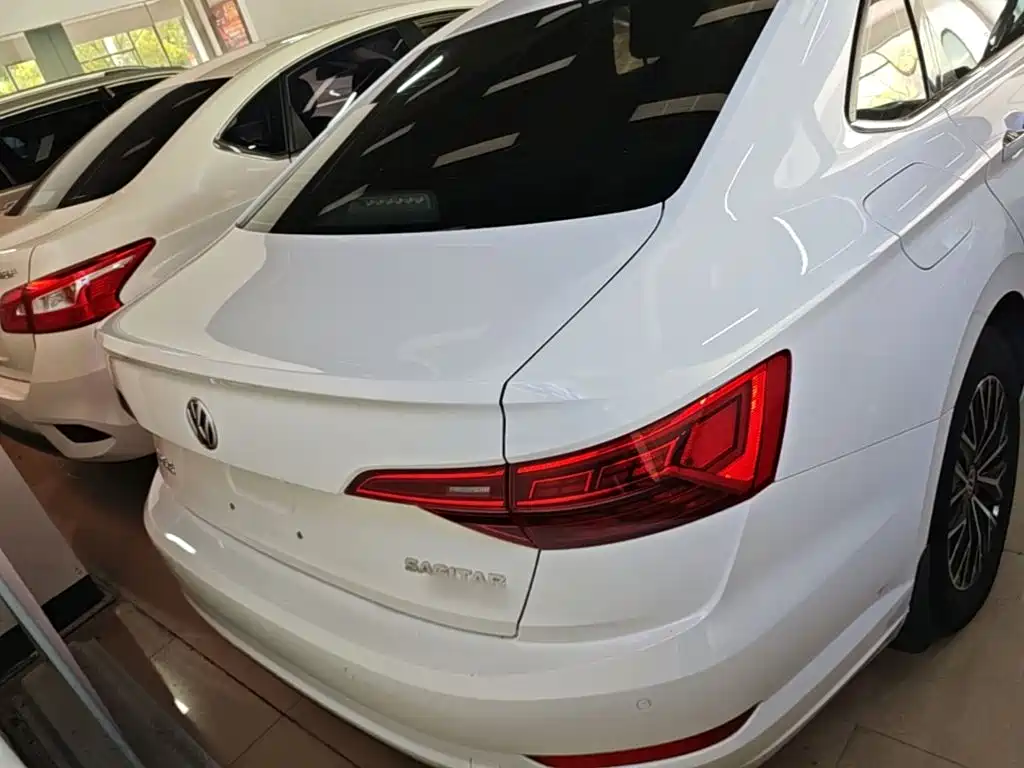 Volkswagen Sagitar — миниатюра 6