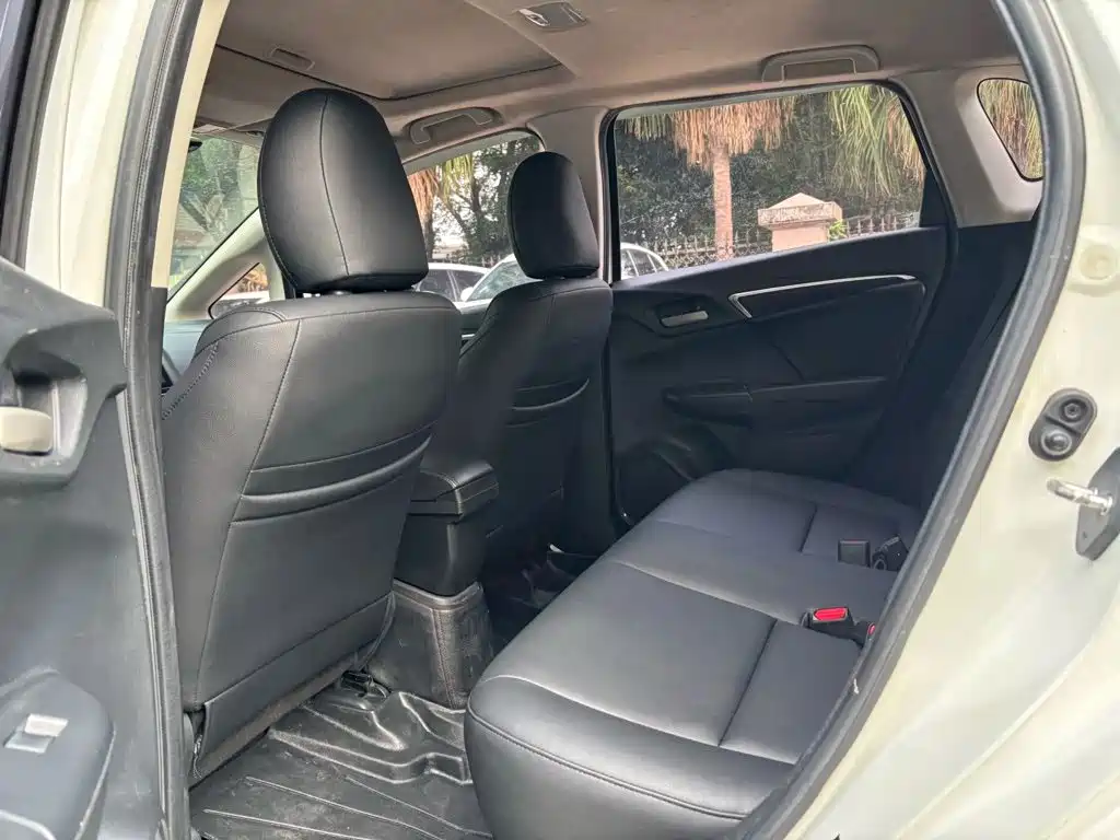 Honda Fit — миниатюра 5