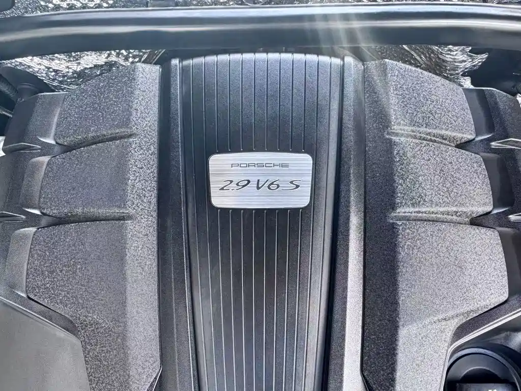 Porsche Macan — миниатюра 6