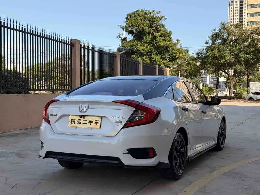 Honda Civic — миниатюра 7