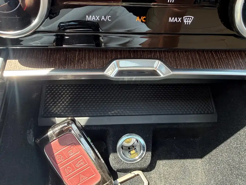 Land Rover Range Rover — миниатюра 20