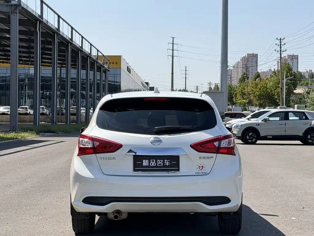 Nissan Tiida — миниатюра 9