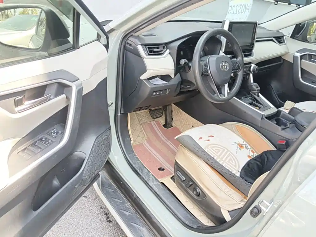 Toyota RAV4 — миниатюра 16