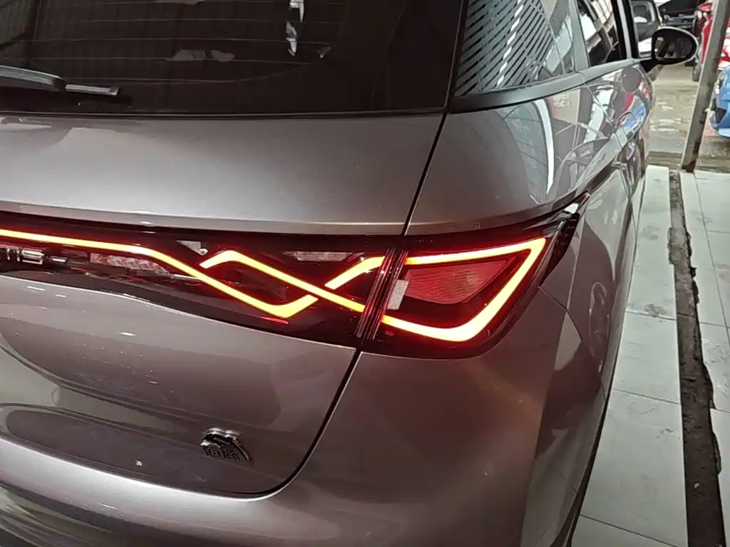 BYD Dolphin — миниатюра 8