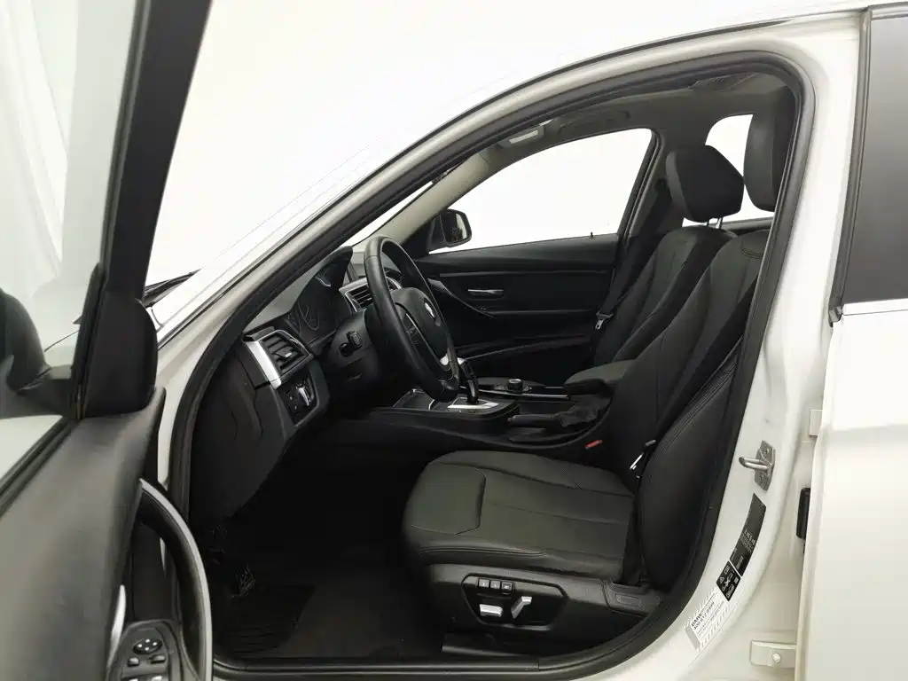 BMW 3 Series — миниатюра 10