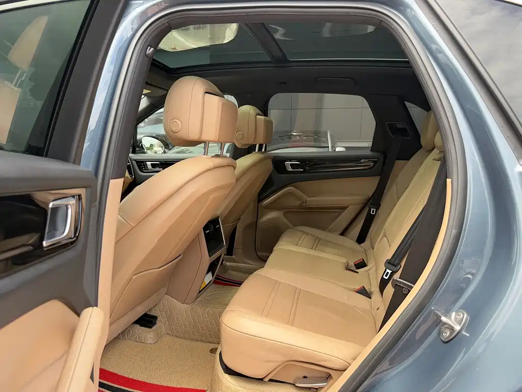 Porsche Cayenne — миниатюра 13